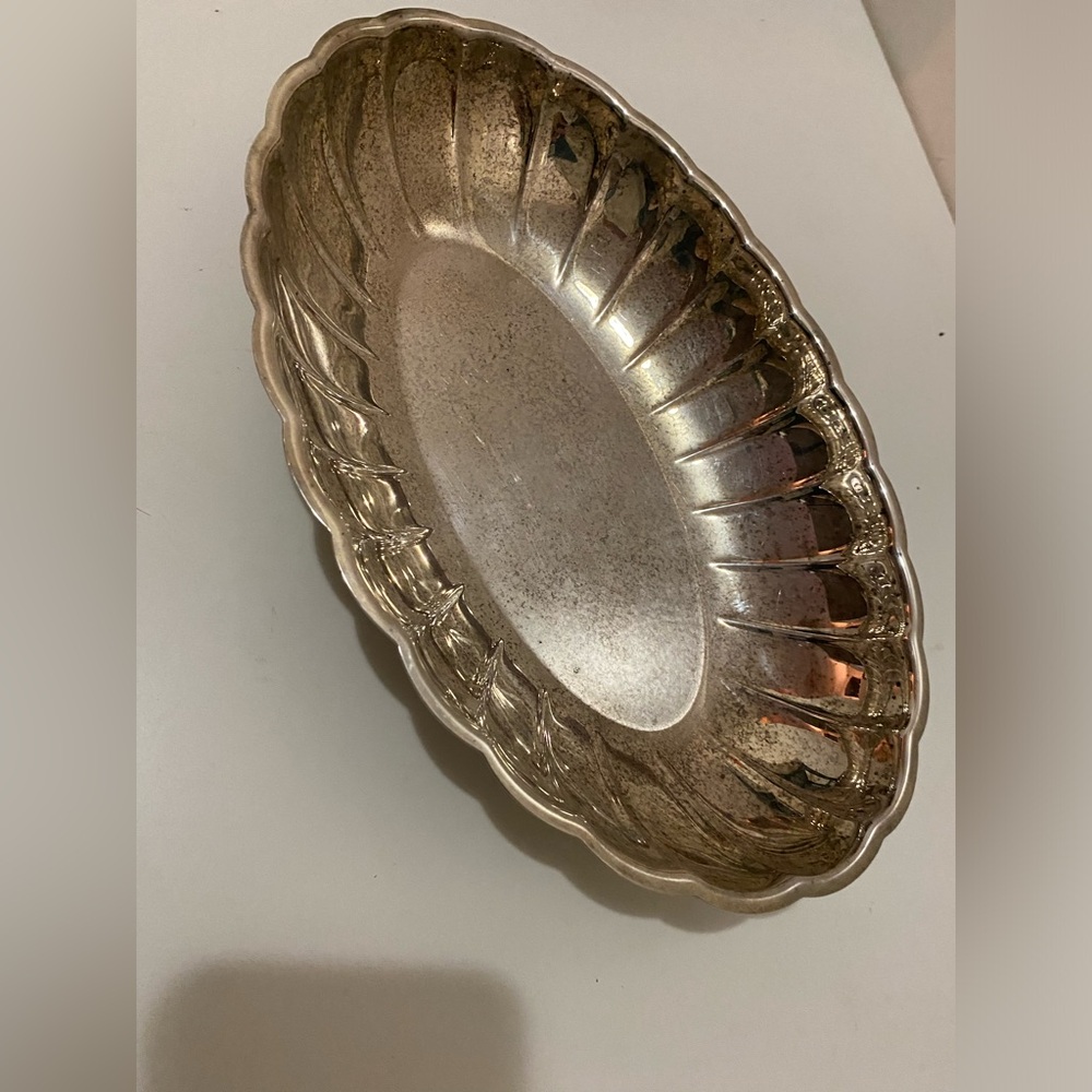 Vintage Wm. A. Rogers By Oneida LTD Silversmiths 10.5” Serving Dish